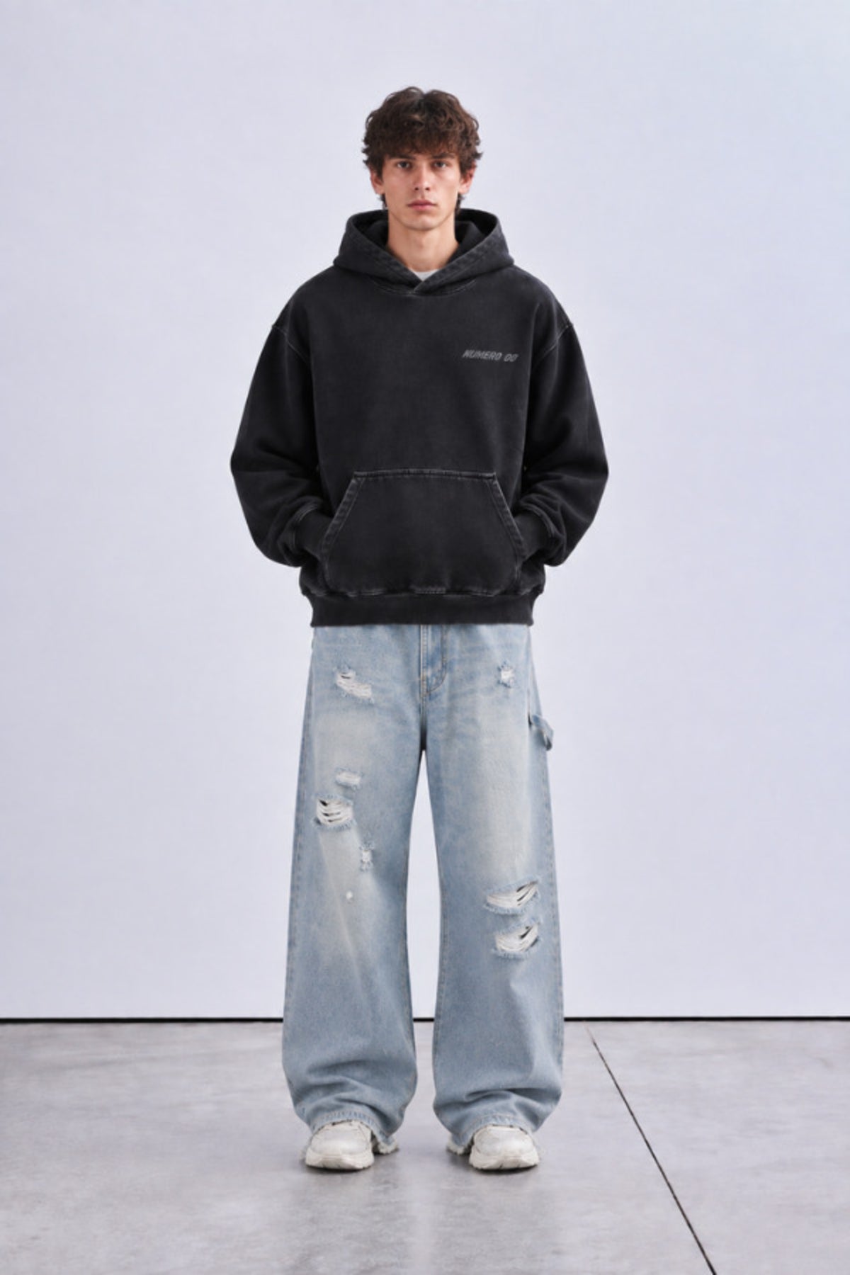JEANS DESTROYED