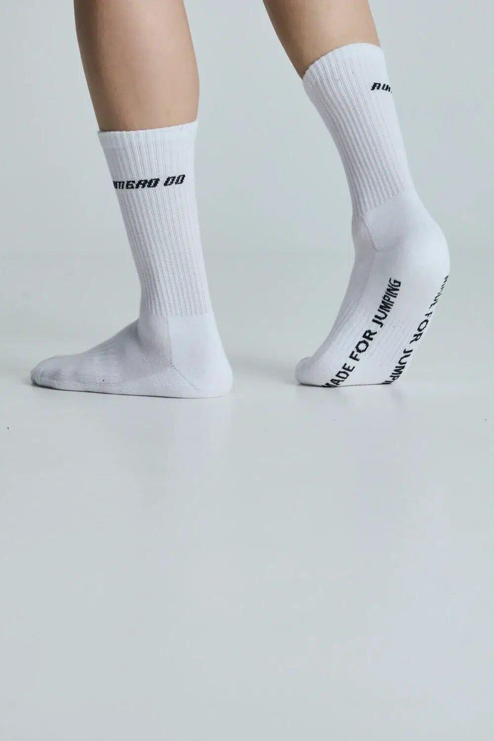 jump white socks 