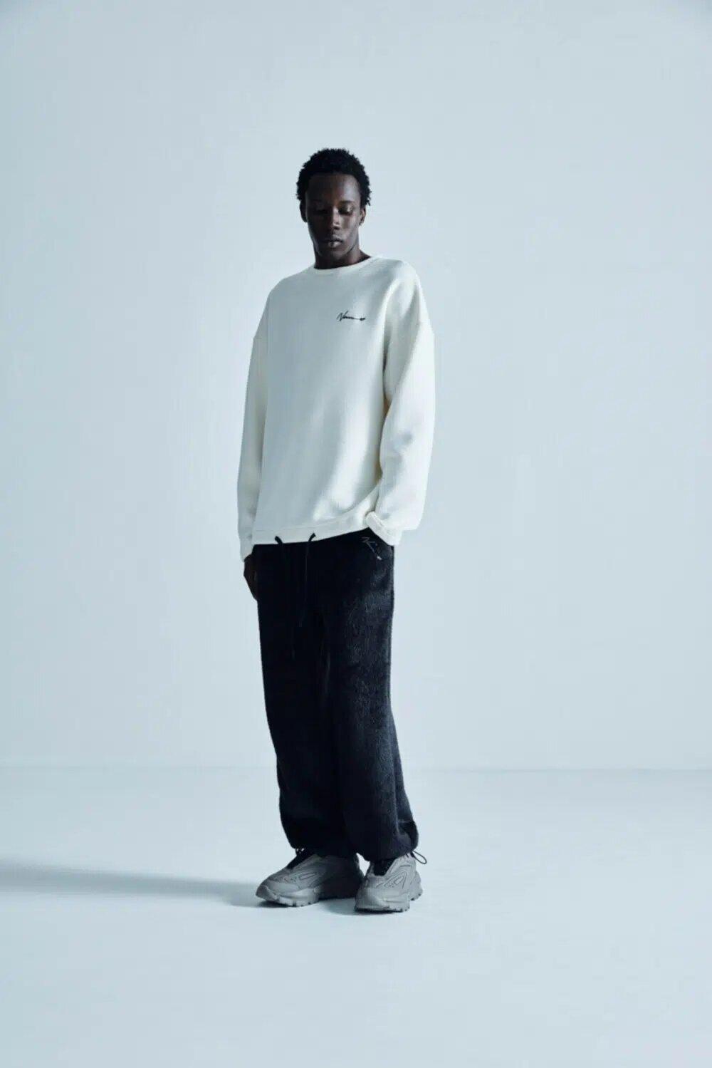 vinyl rebel crewneck 