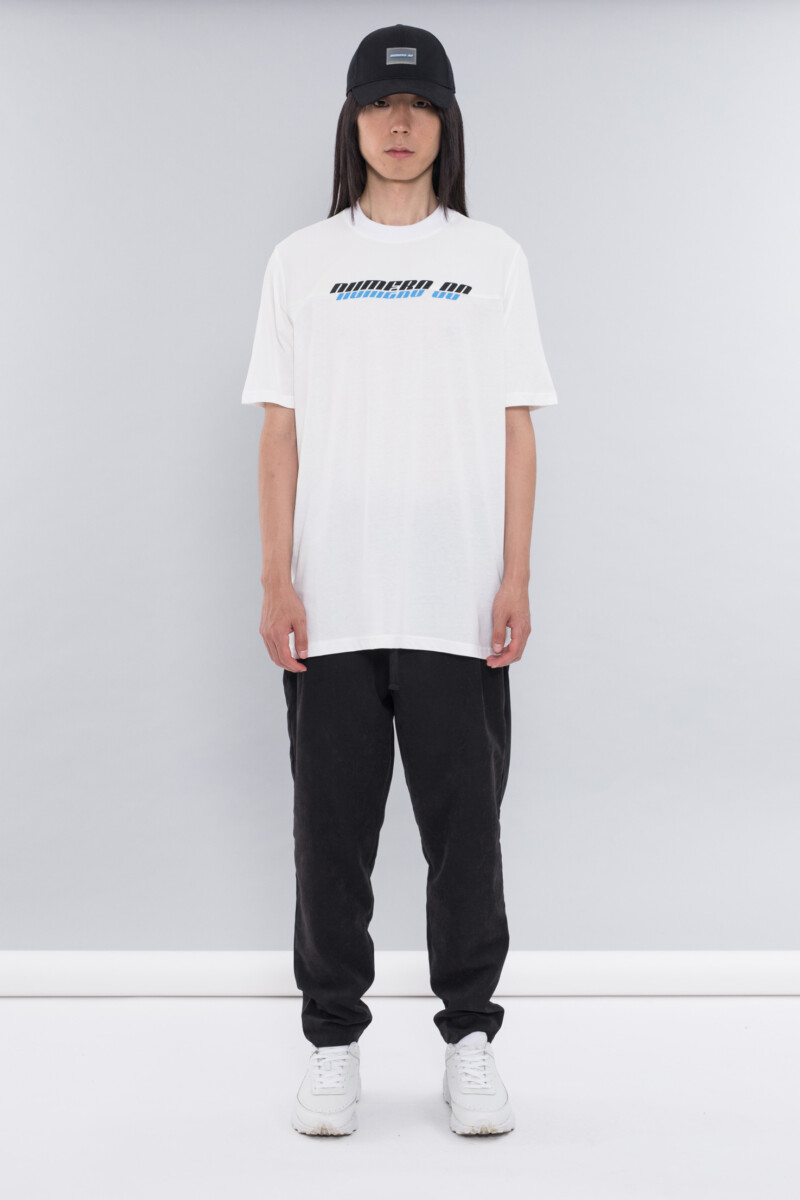 WHITE T-SHIRT LOGO HALF